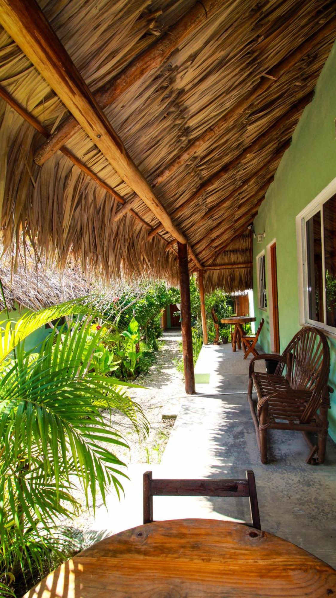 Las Palmas Bacalar Hotel Exterior photo