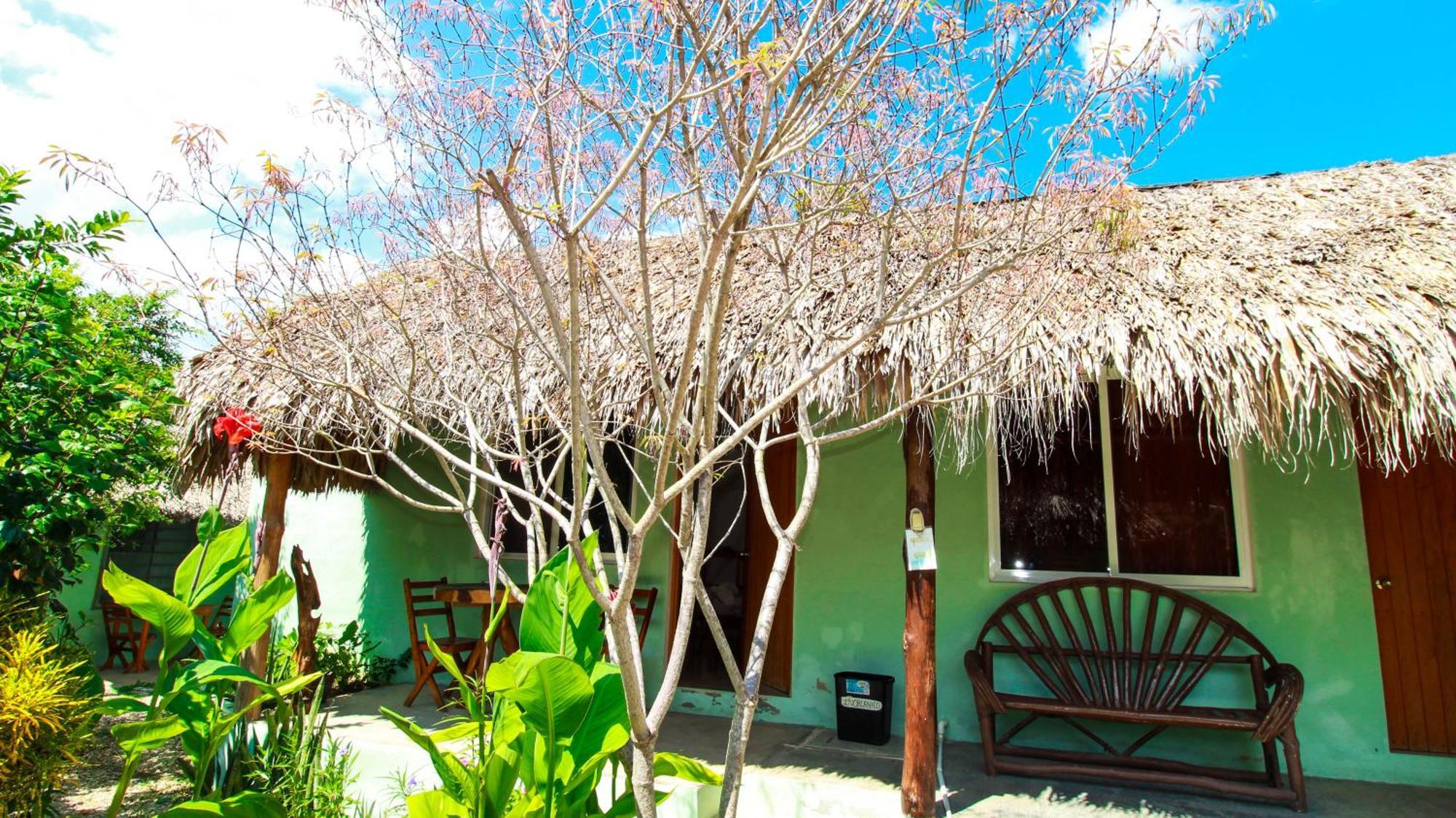 Las Palmas Bacalar Hotel Exterior photo