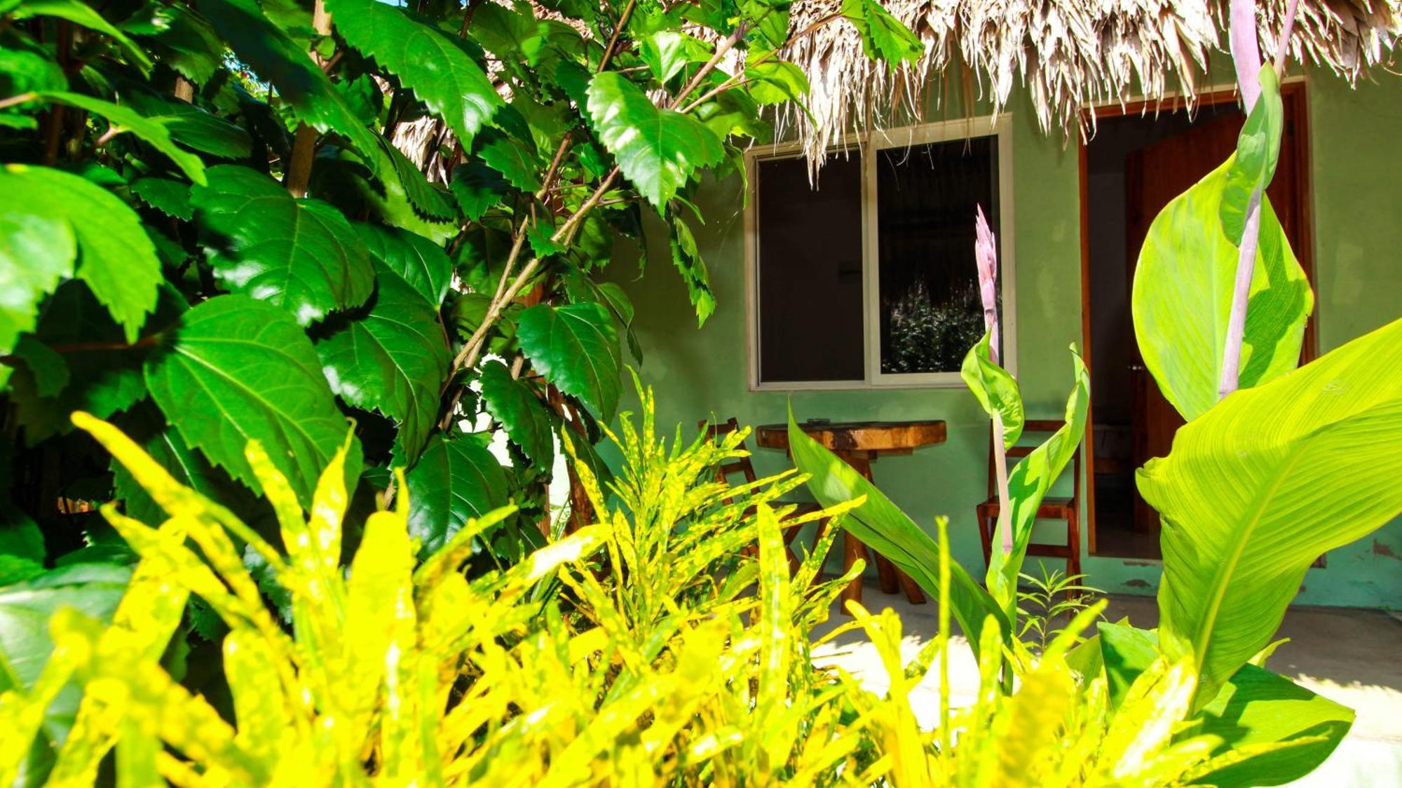 Las Palmas Bacalar Hotel Exterior photo